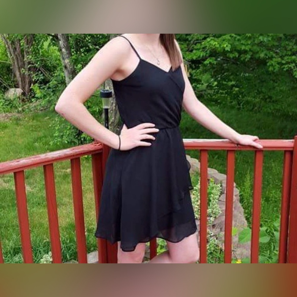 Small Black V - Neck Cocktail Dress Size Small
